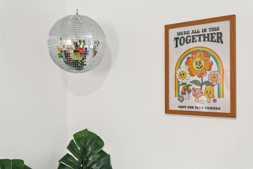 That 70'S Themed Apt Close To Coffee, Food + Shops Tampa Exteriör bild